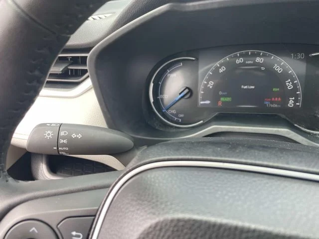 Certified Used 2025  Toyota XLE image 39