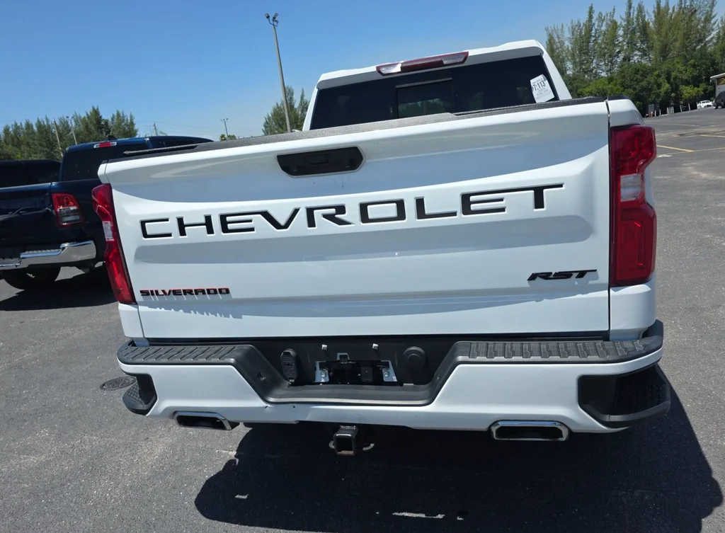 Used 2023 White Chevrolet RST image 11