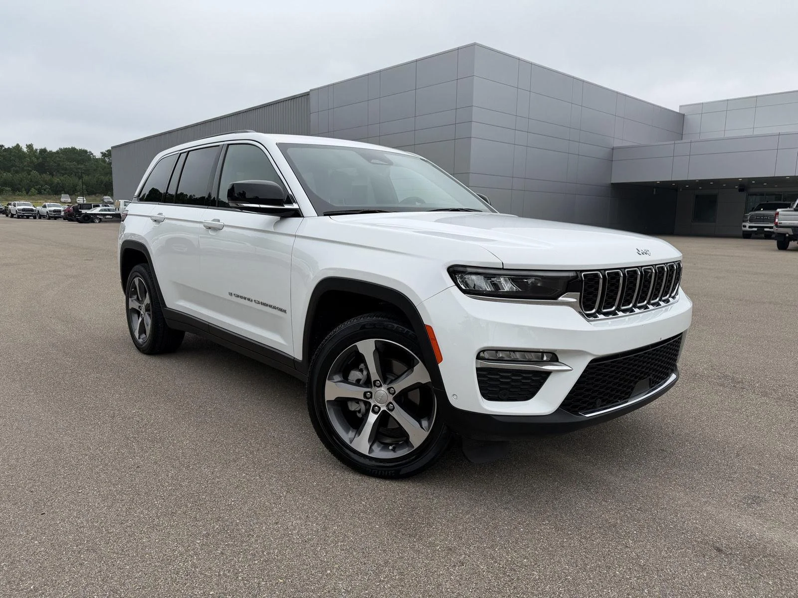 Used 2023 Bright White Clearcoat Jeep Limited image 3