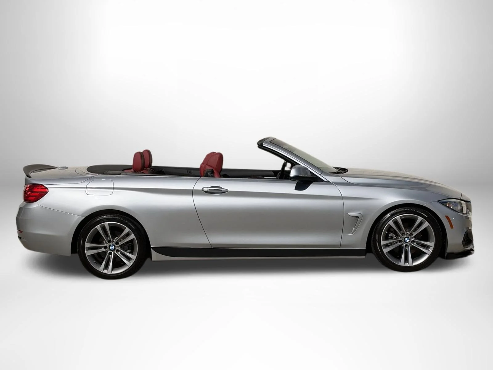 Used 2016 Glacier Silver Metallic BMW 428i xDrive image 2