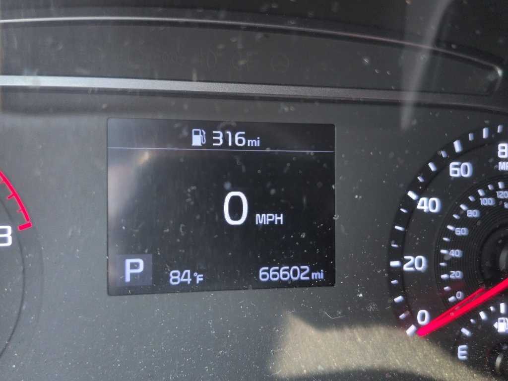 Used 2021 CHERRY BLACK Kia LX image 18