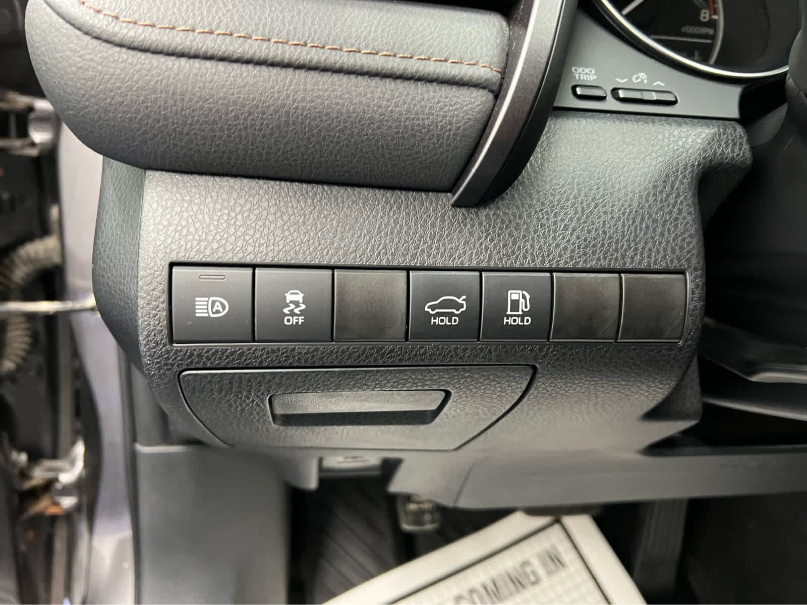 Used 2020 Predawn Gray Mica Toyota LE image 11