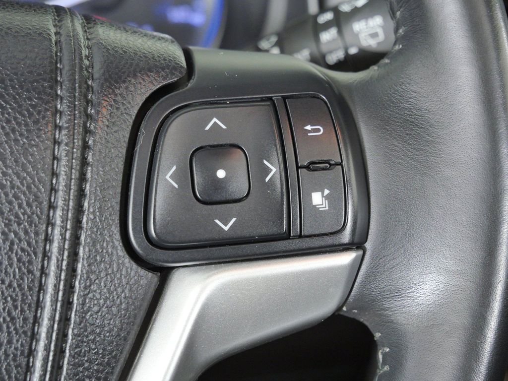 Used 2015 Red Toyota Limited image 40