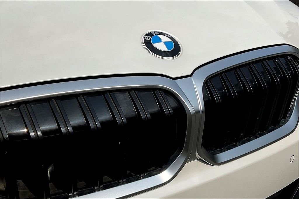Used 2025 White BMW 330i image 35