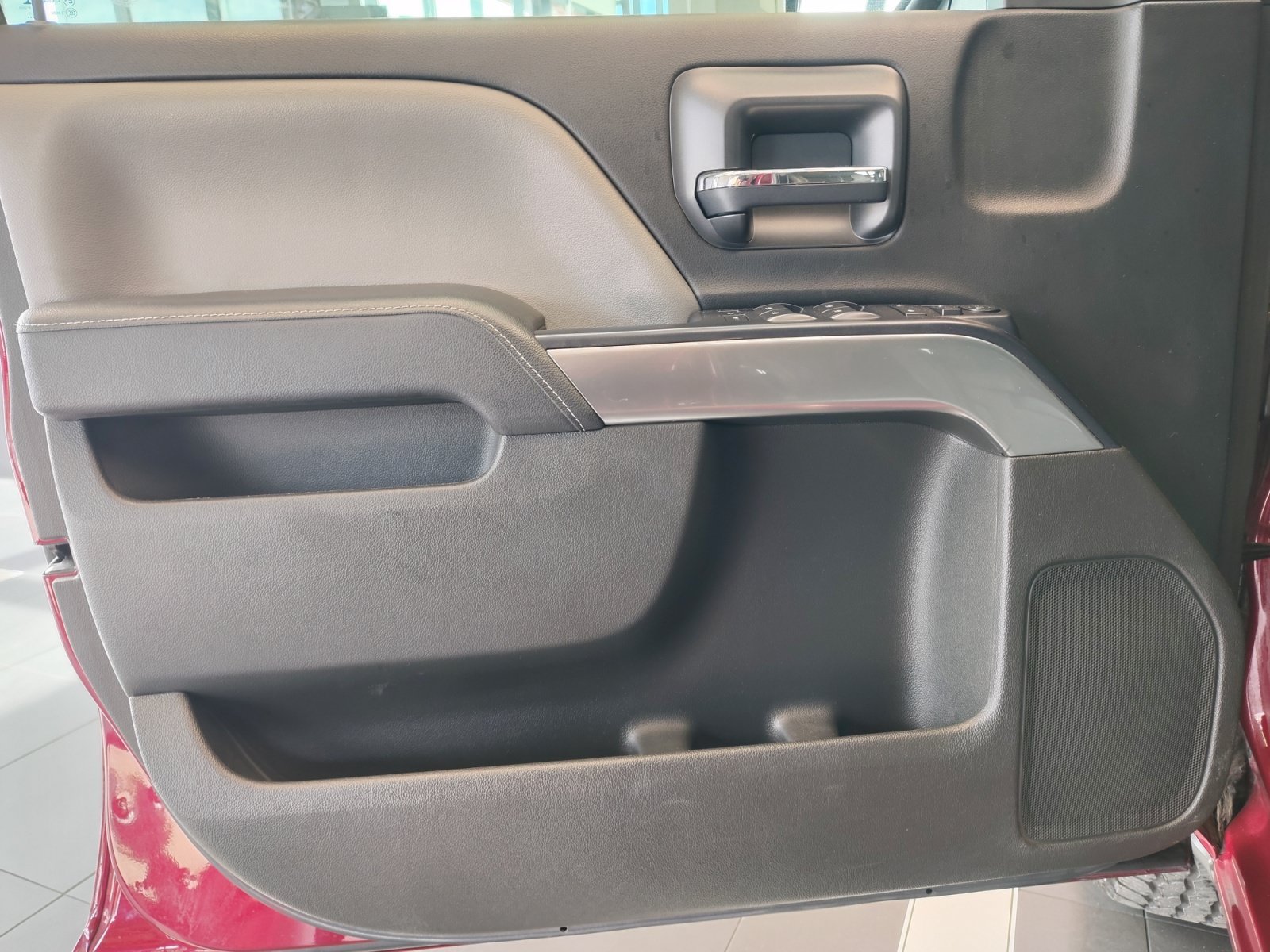 Used 2015 Deep Ruby Metallic Chevrolet LT image 24