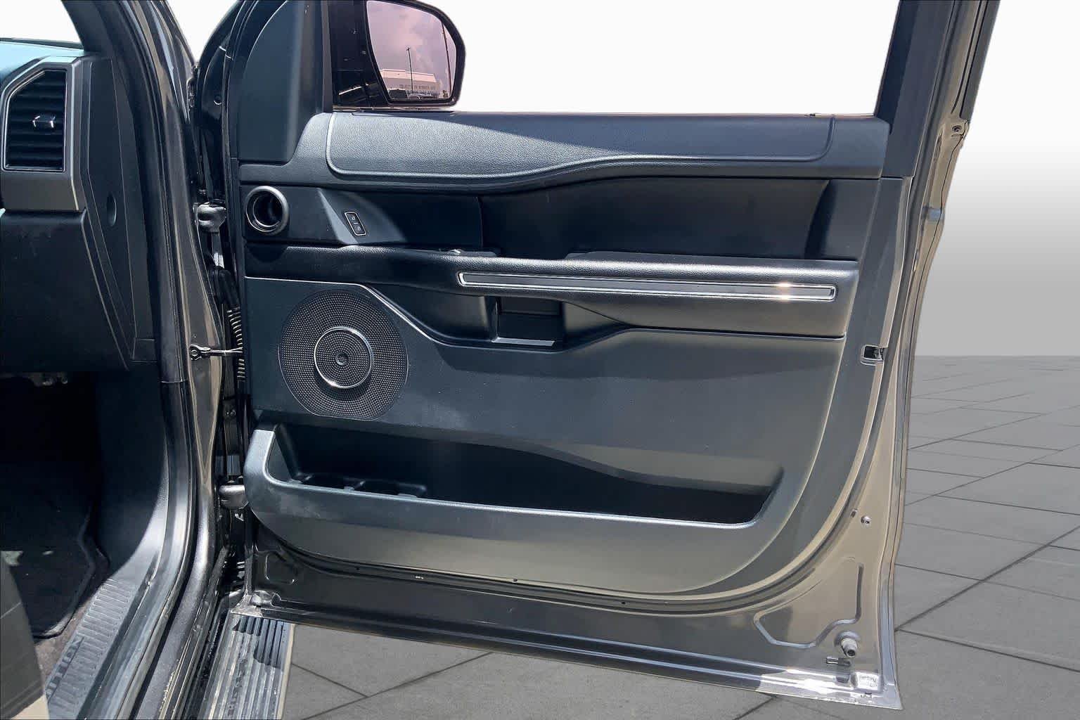 Used 2021 Magnetic Metallic Ford XLT image 21