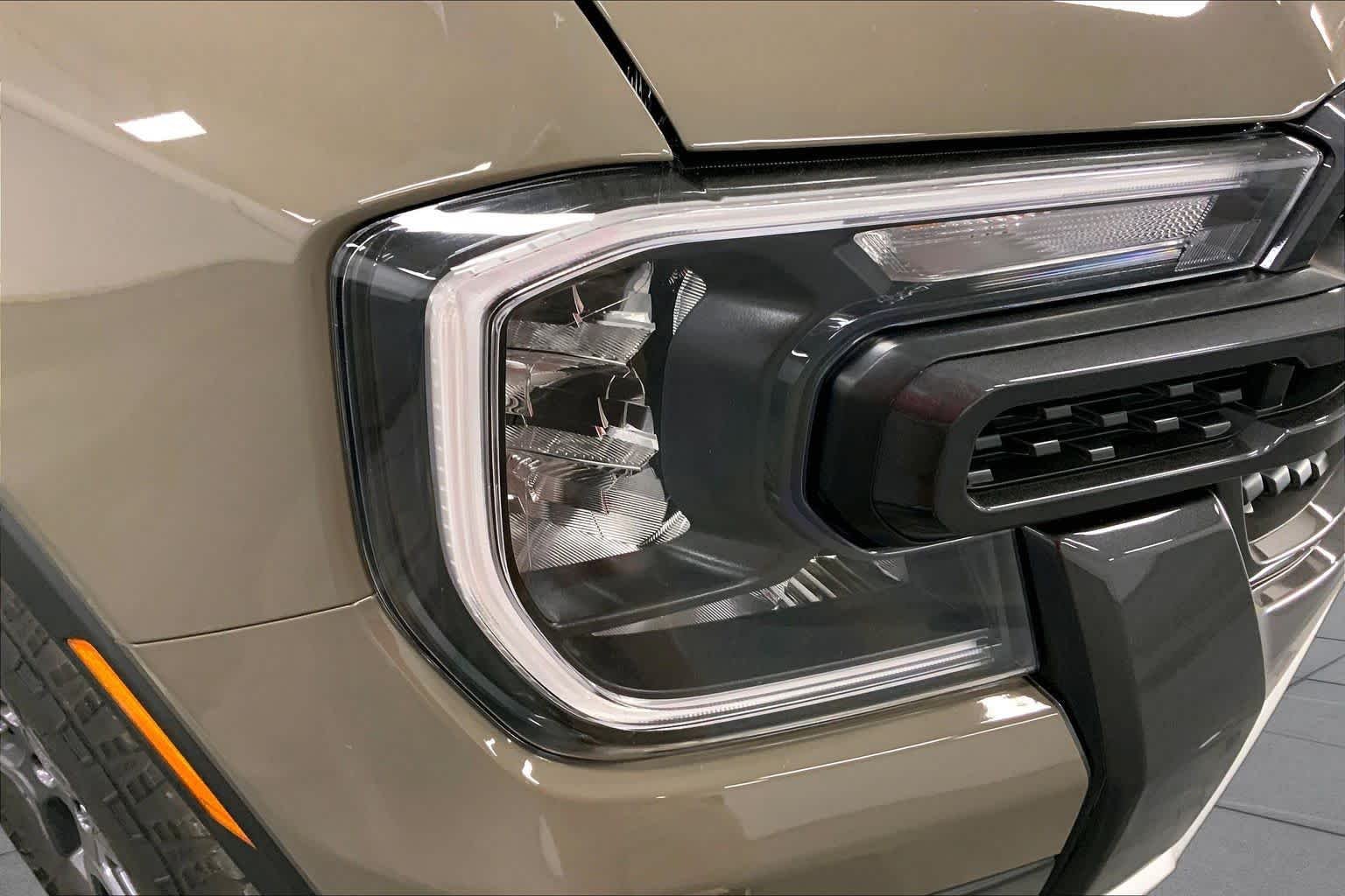 New 2026 Marsh Gray Ford XLT image 13