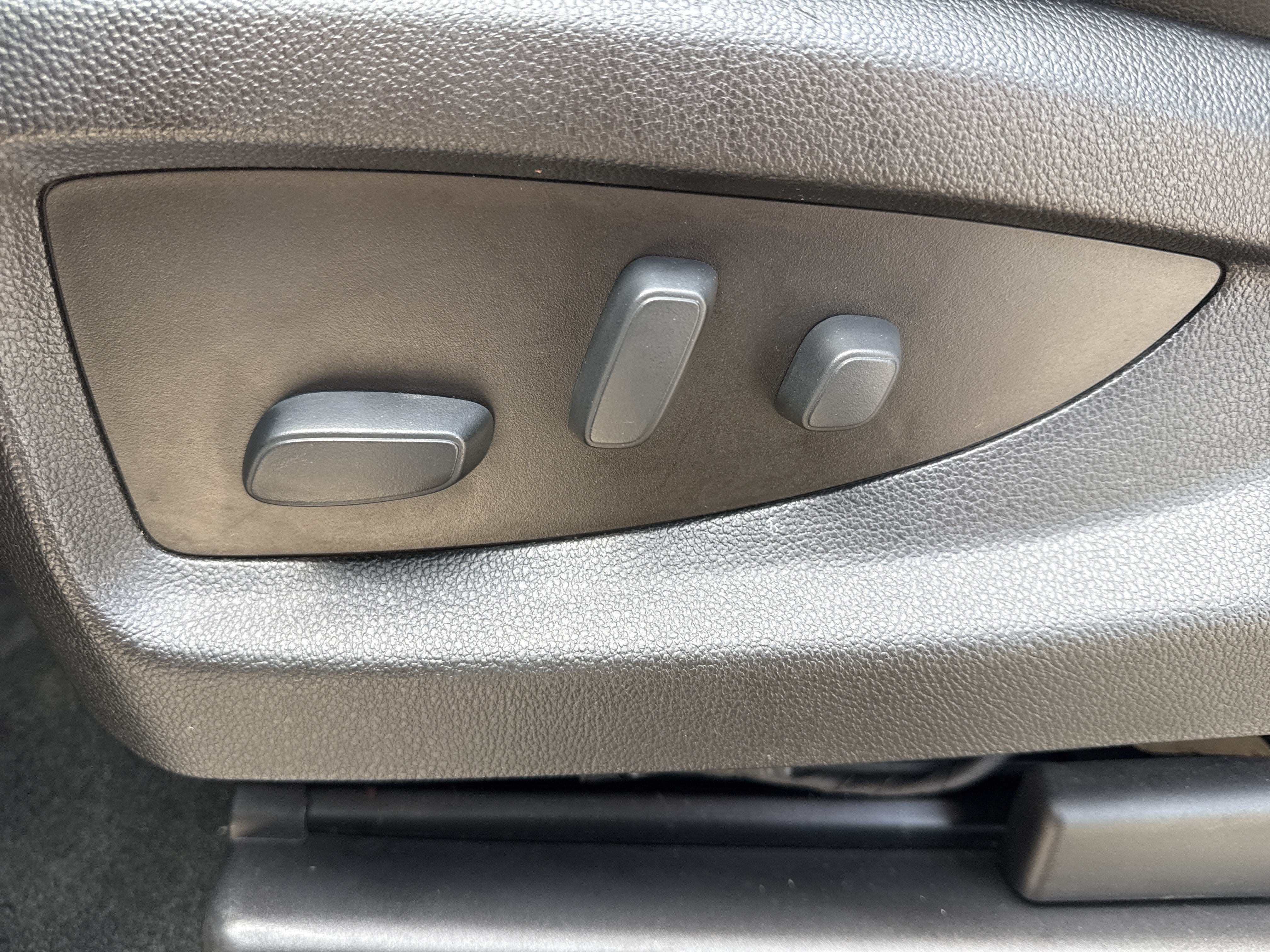Used 2018 Onyx Black GMC Denali image 10