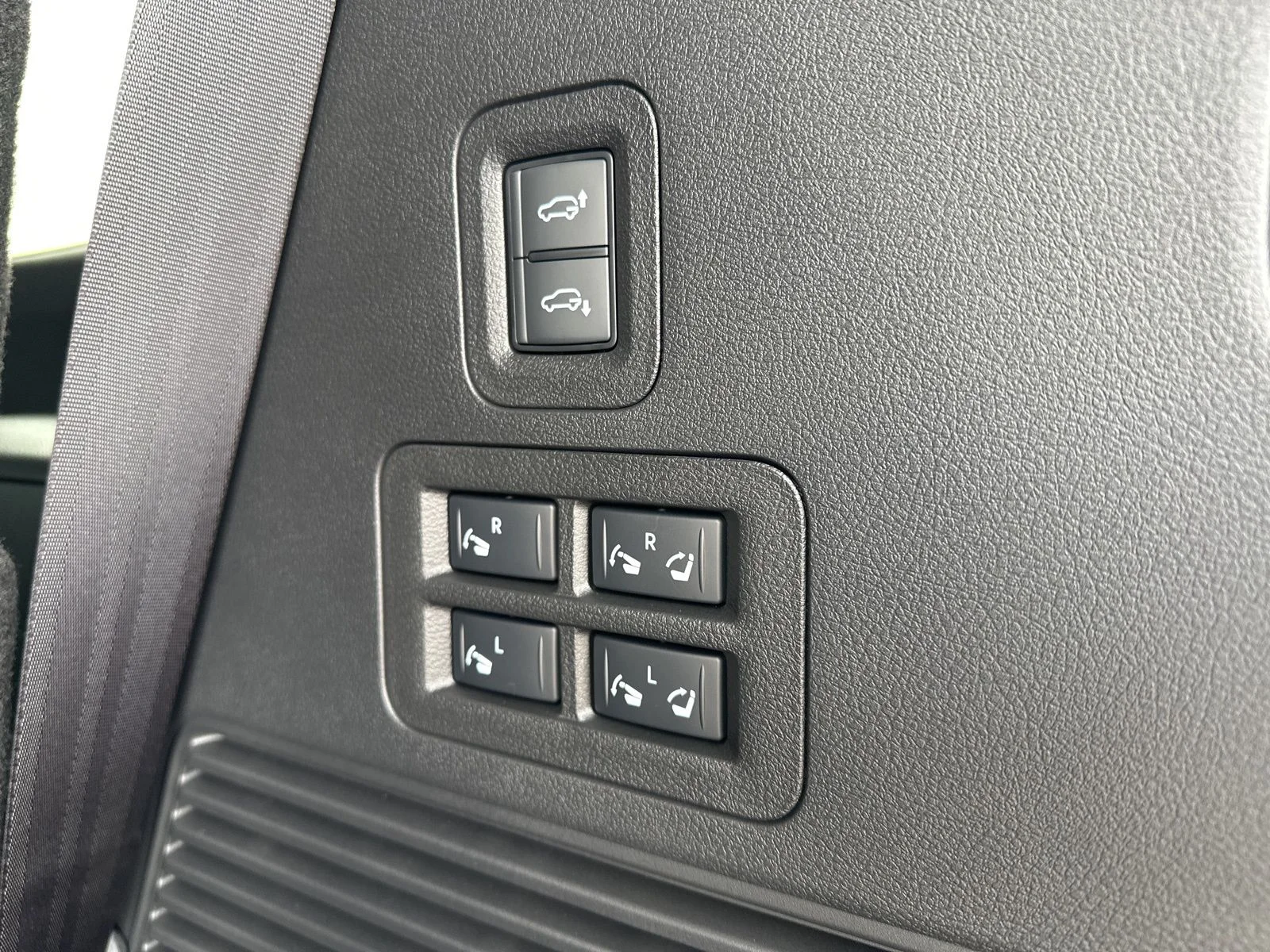 2026 Nissan Armada PRO-4X - Photo 30