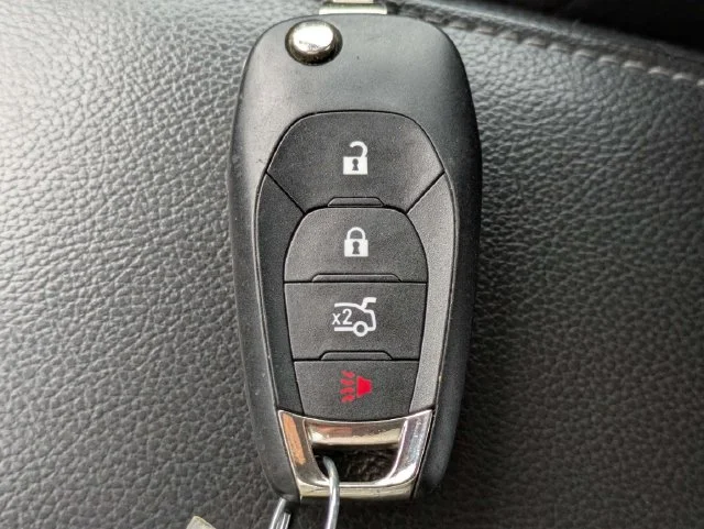 Used 2018 Summit White Chevrolet LS image 26