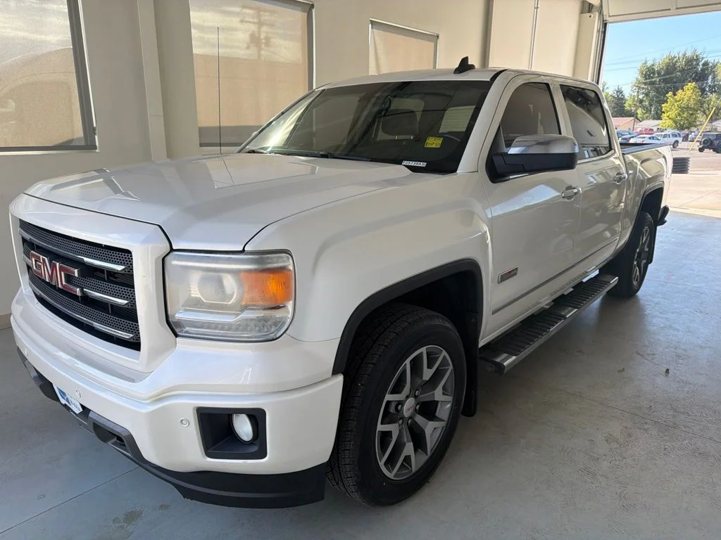 Used 2015 White Diamond Tricoat GMC SLT image 3
