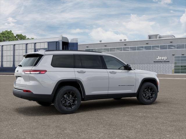 New 2026 Bright White Clear-Coat Exterior Paint Jeep Laredo image 2