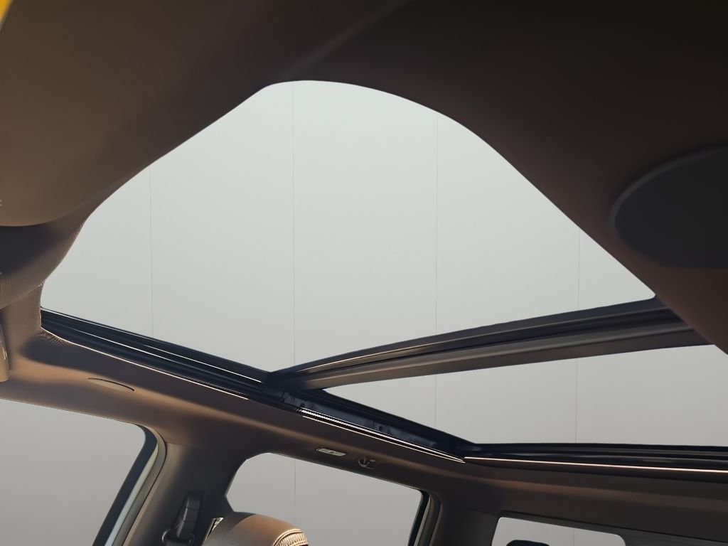 New 2026 Star White Metallic Tri-Coat Ford F-250® King Ranch® image 29
