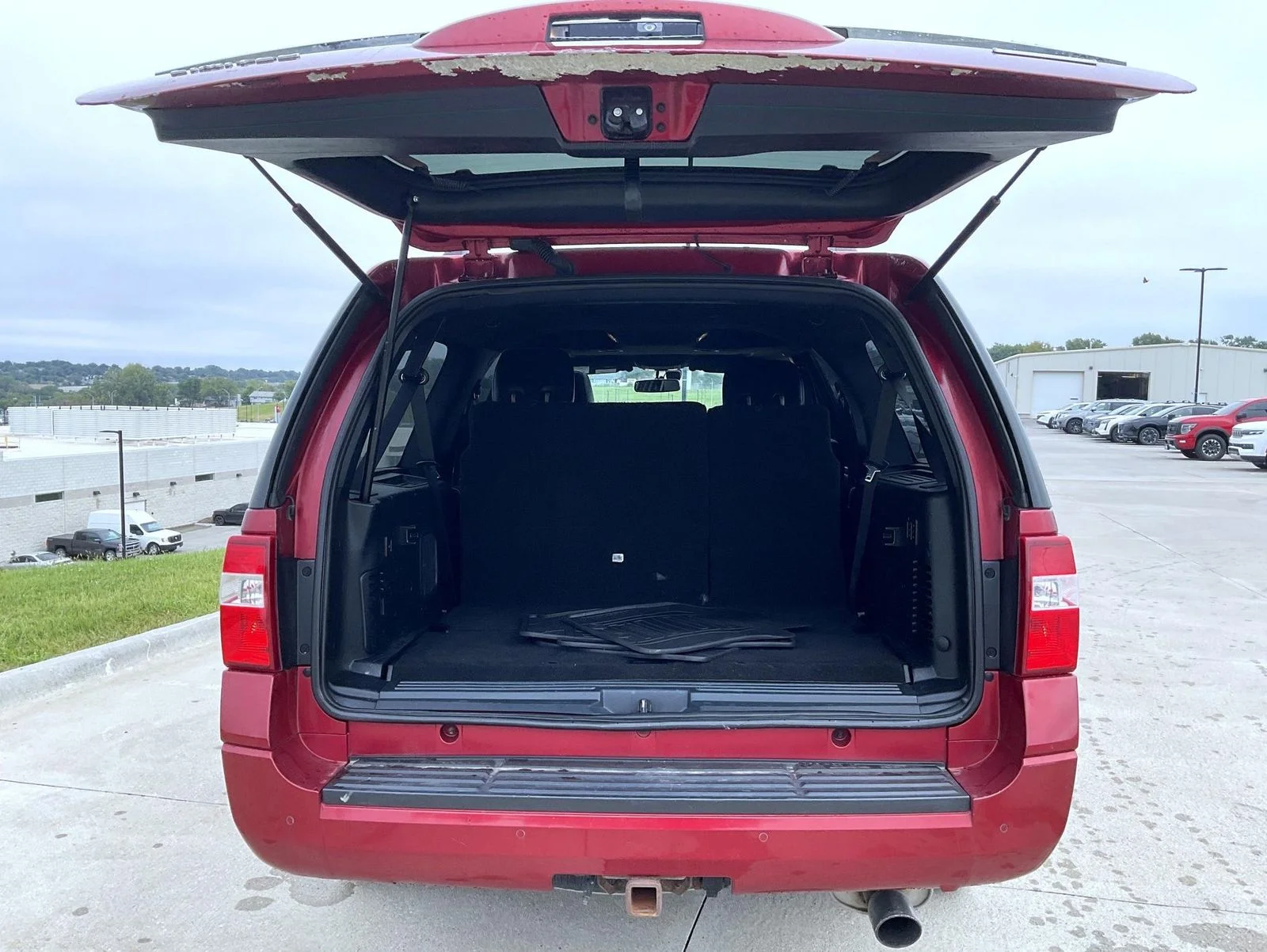 Used 2015 Red Ford Limited image 9