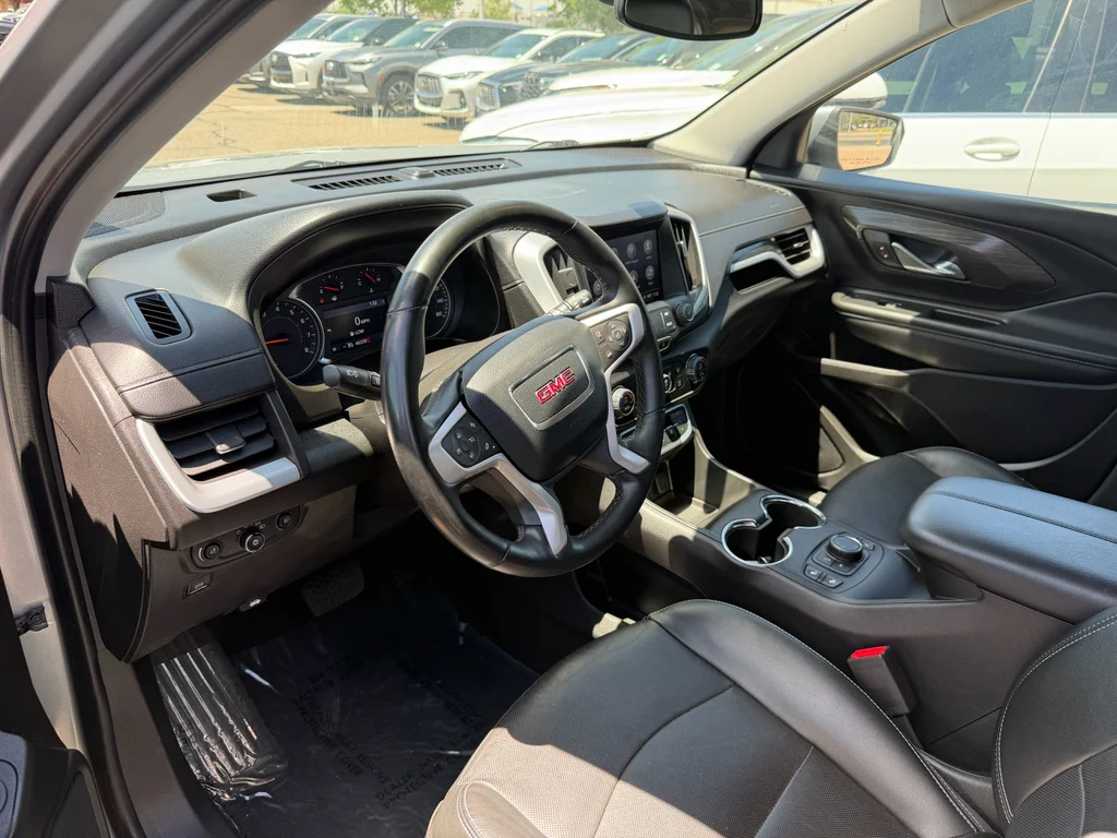 Used 2024 Sterling Metallic GMC SLT image 10