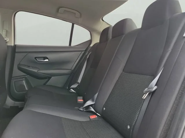 Used 2023  Nissan S image 13