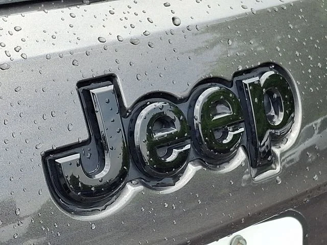 Used 2021 Gray Jeep Laredo X image 32