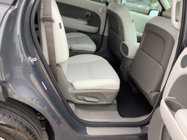 New 2027 Gray Hyundai SEL image 15
