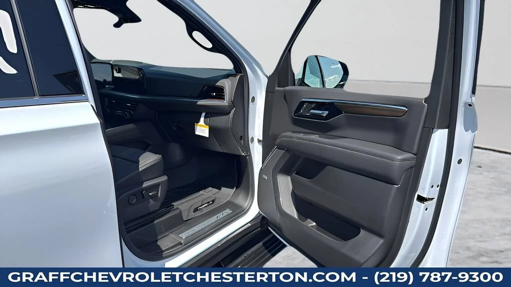 New 2026 Polar White Tricoat Chevrolet High Country image 23
