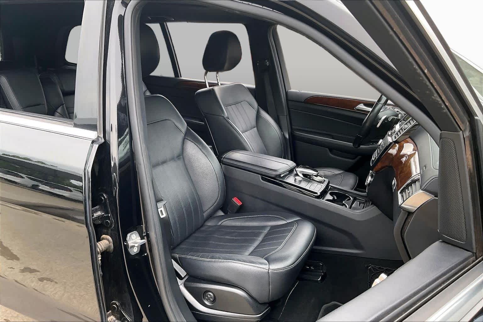 Used 2019 Brilliant Blue Metallic Mercedes-Benz GLS 450 image 9