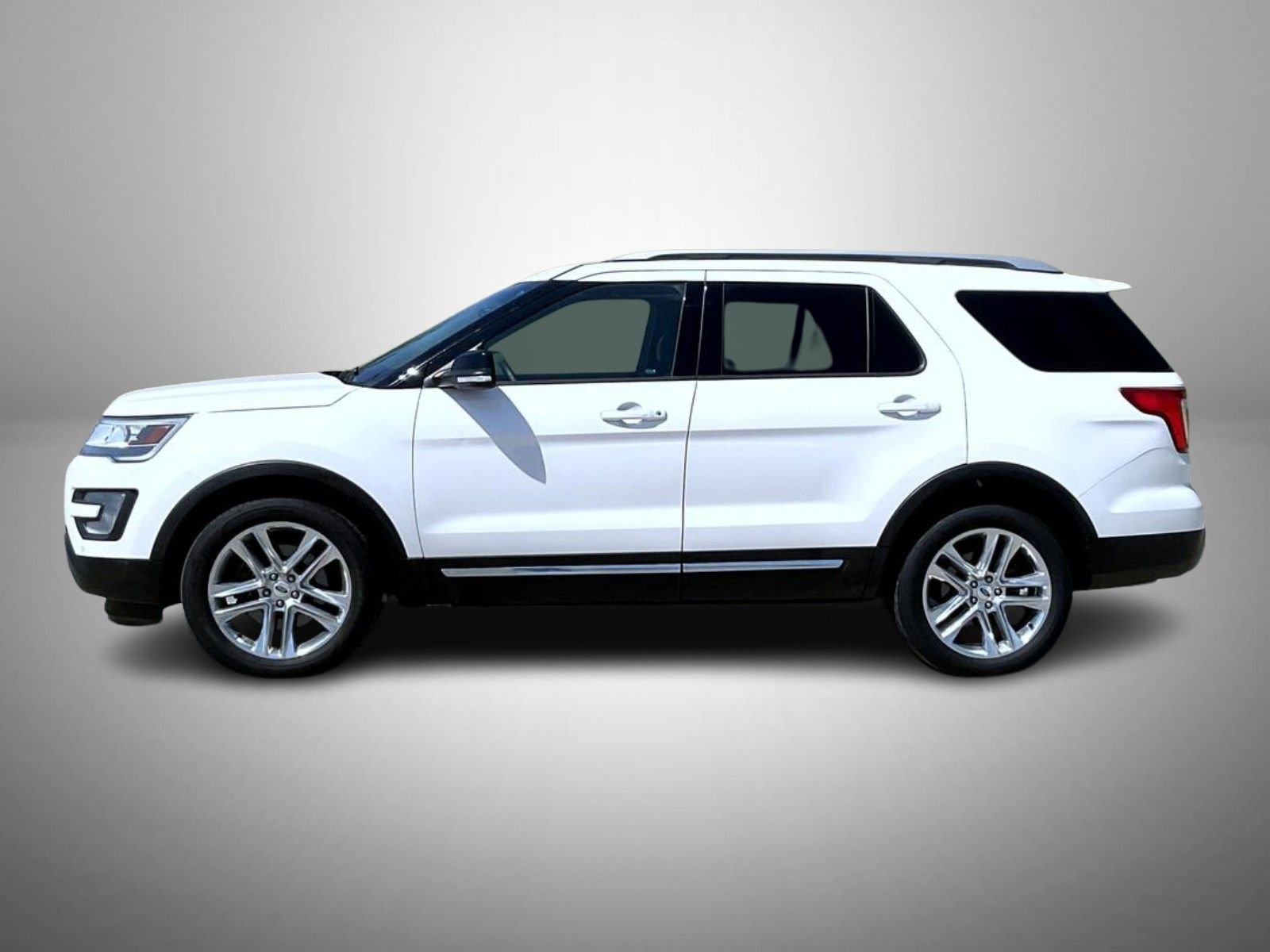 Used 2017 White Ford XLT image 8