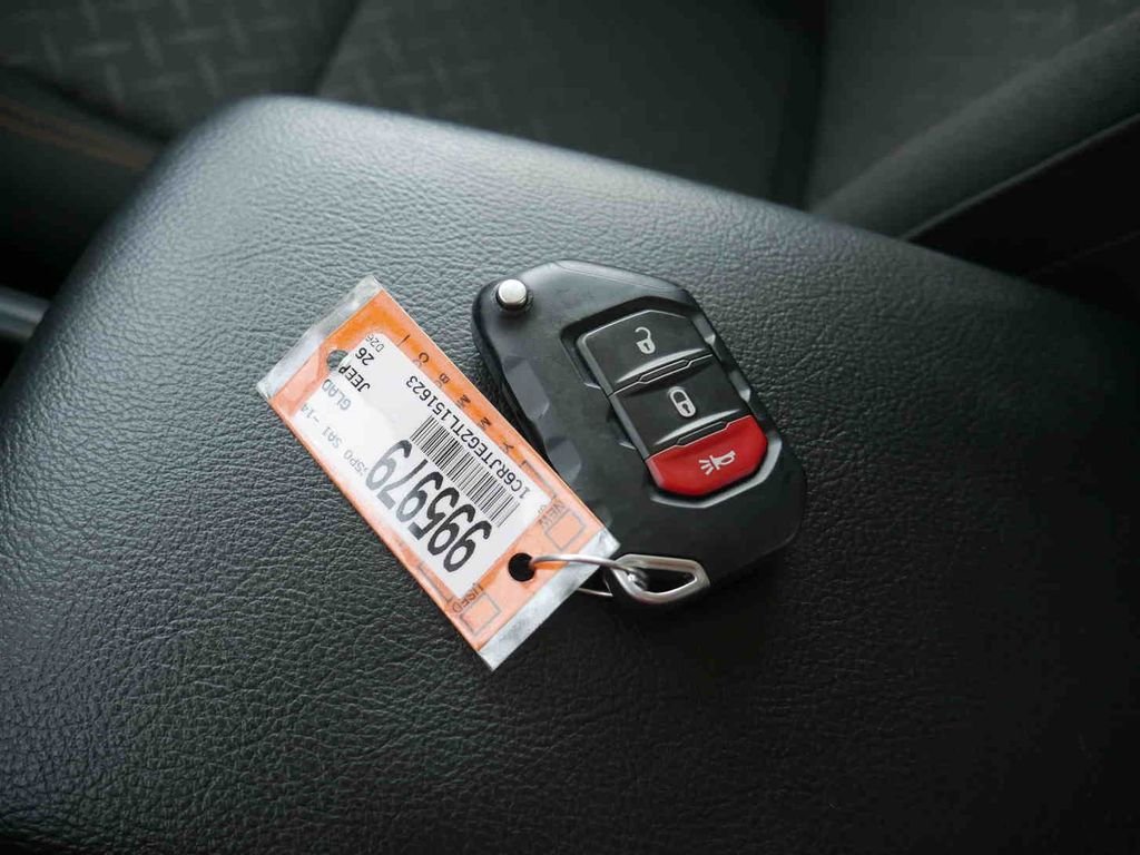 Certified Used 2026 White/off-white Jeep Mojave image 27