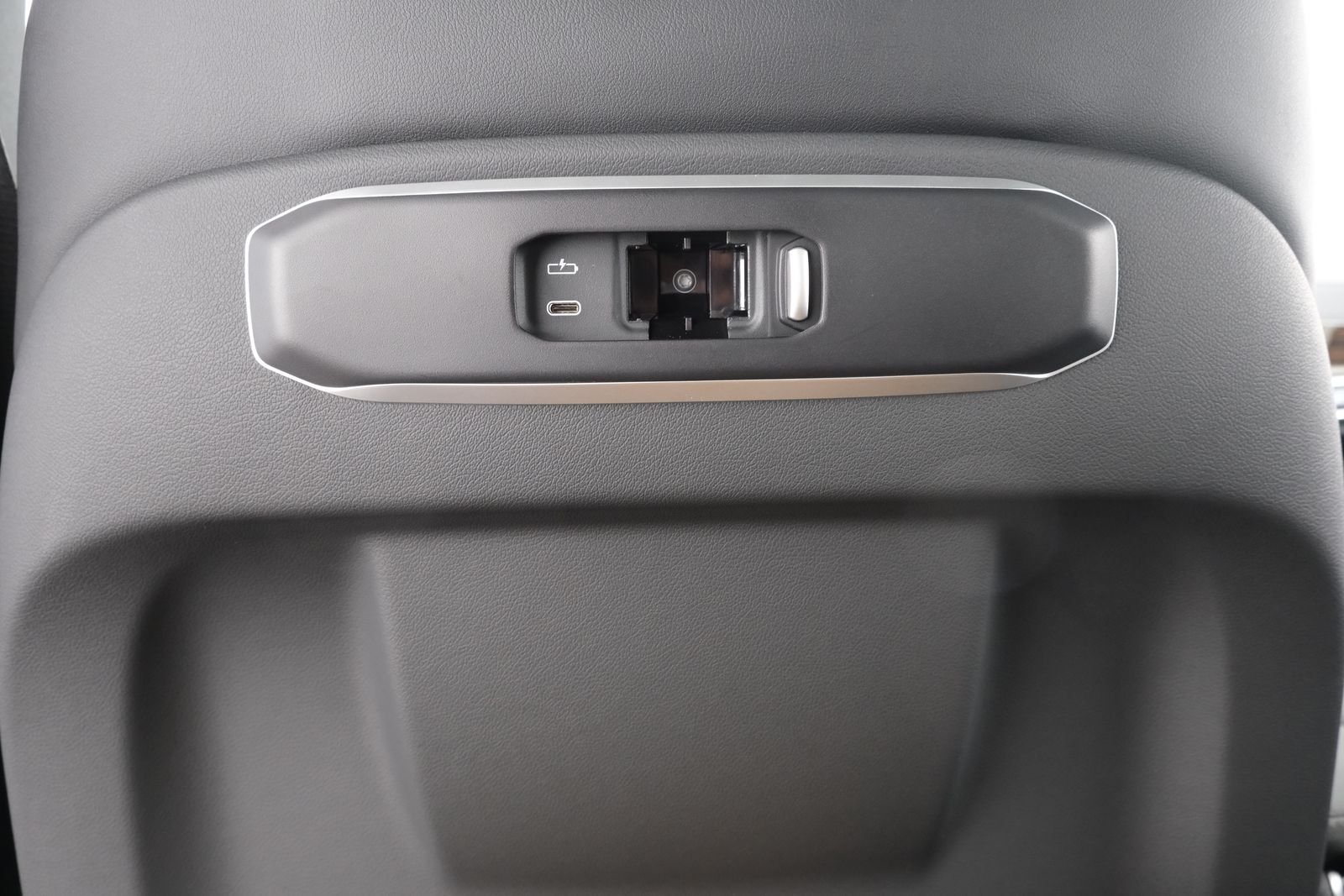 New 2026 Black Sapphire Metallic BMW xDrive40i image 56