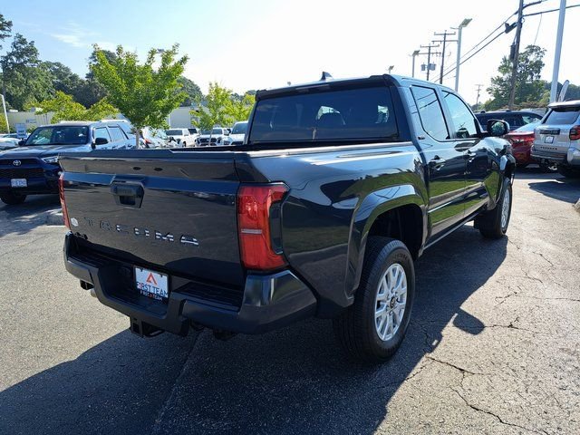 Used 2025  Toyota SR5 image 8