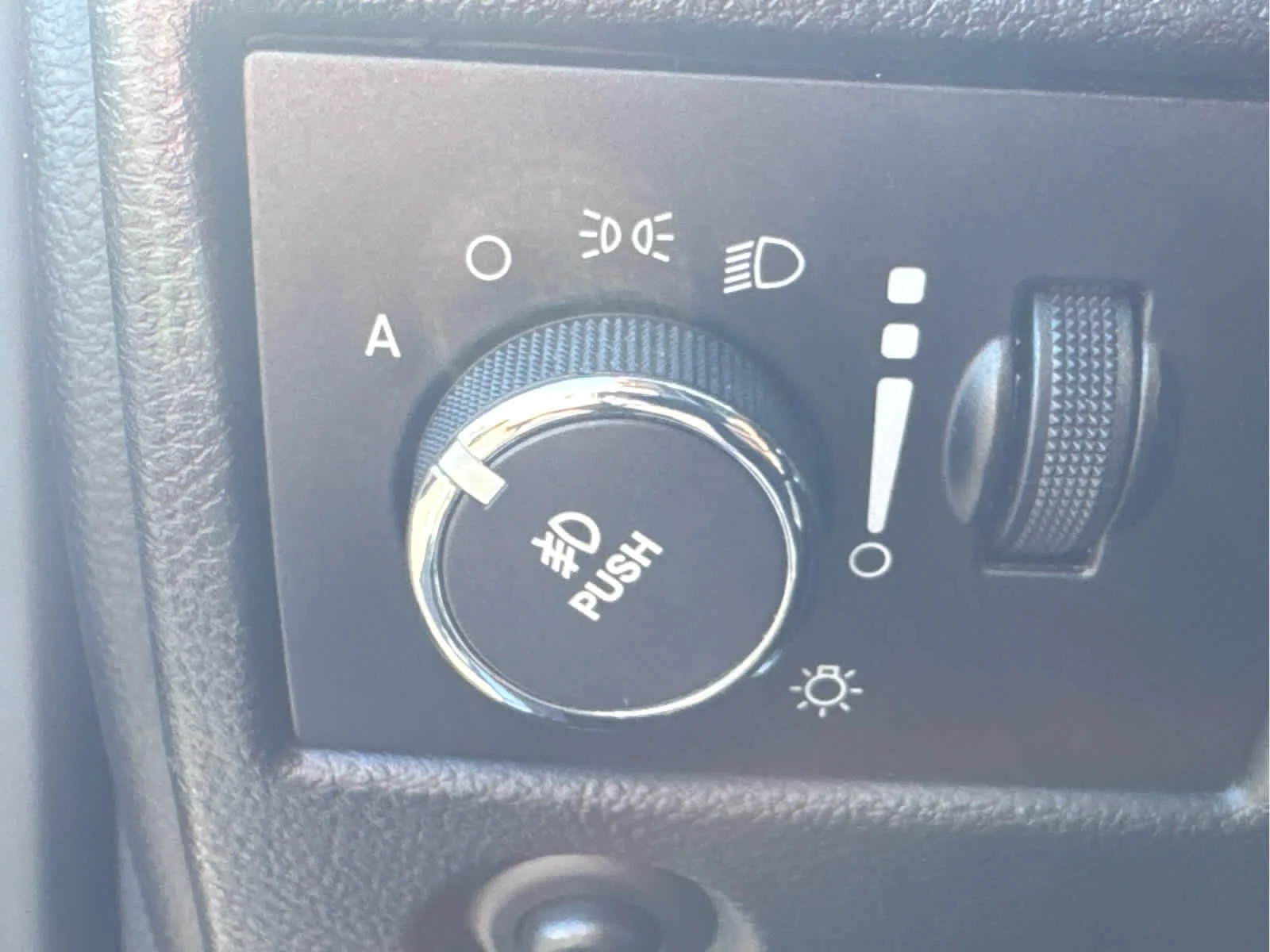 Used 2012 Mineral Gray Metallic Jeep Laredo image 11