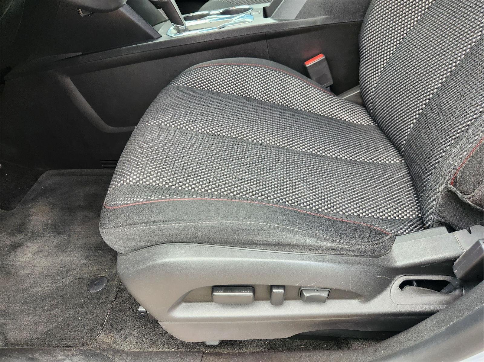 Used 2015 SILVER TOPAZ METALLIC Chevrolet LT image 21