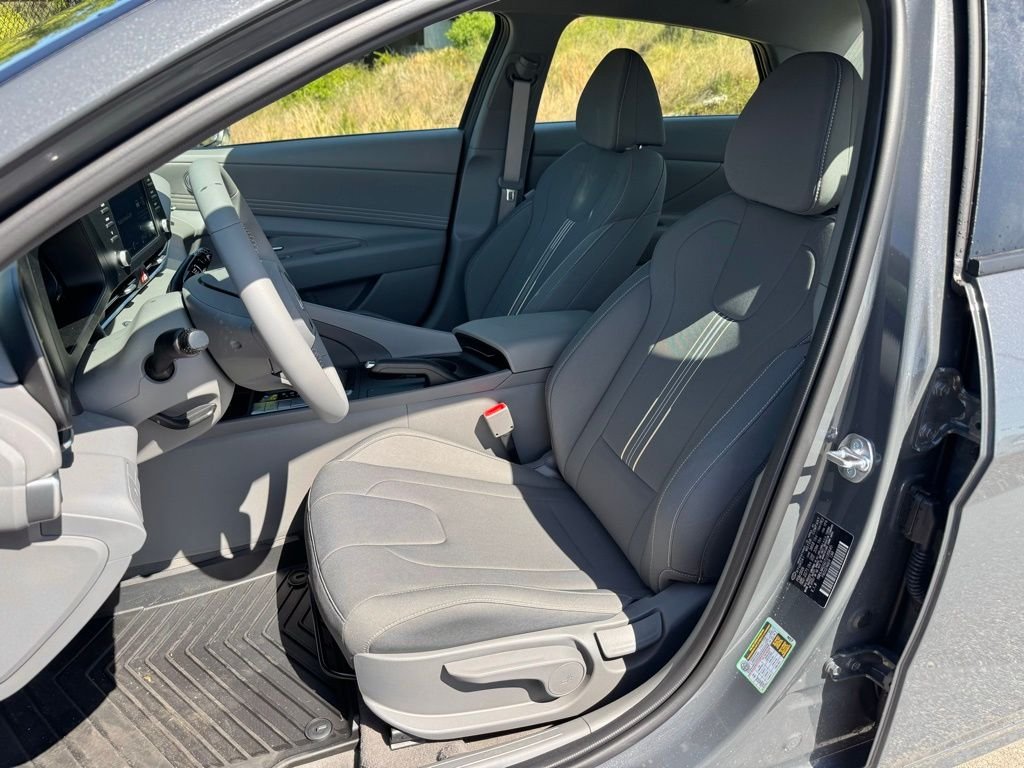 2026 Hyundai Elantra SEL Sport - Photo 14