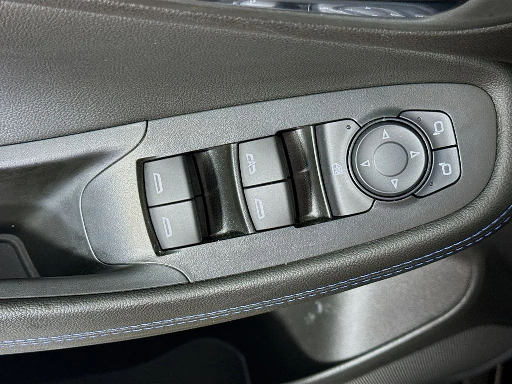 Used 2025 Ebony Twilight Metallic Buick Sport Touring image 17