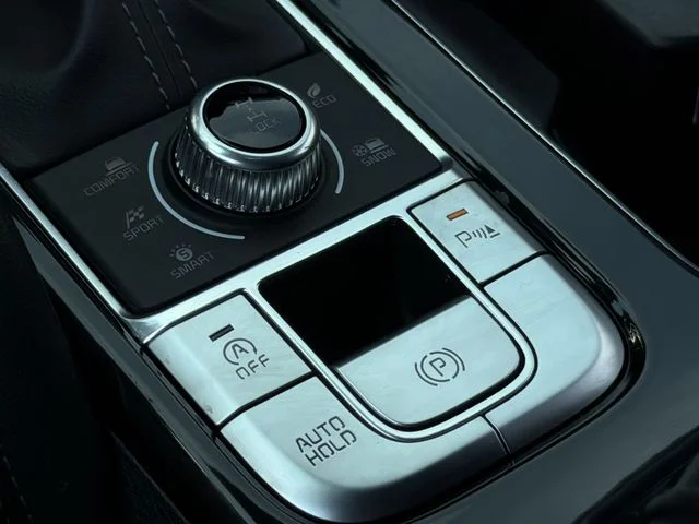 Used 2025 Black Kia EX X-Line image 28