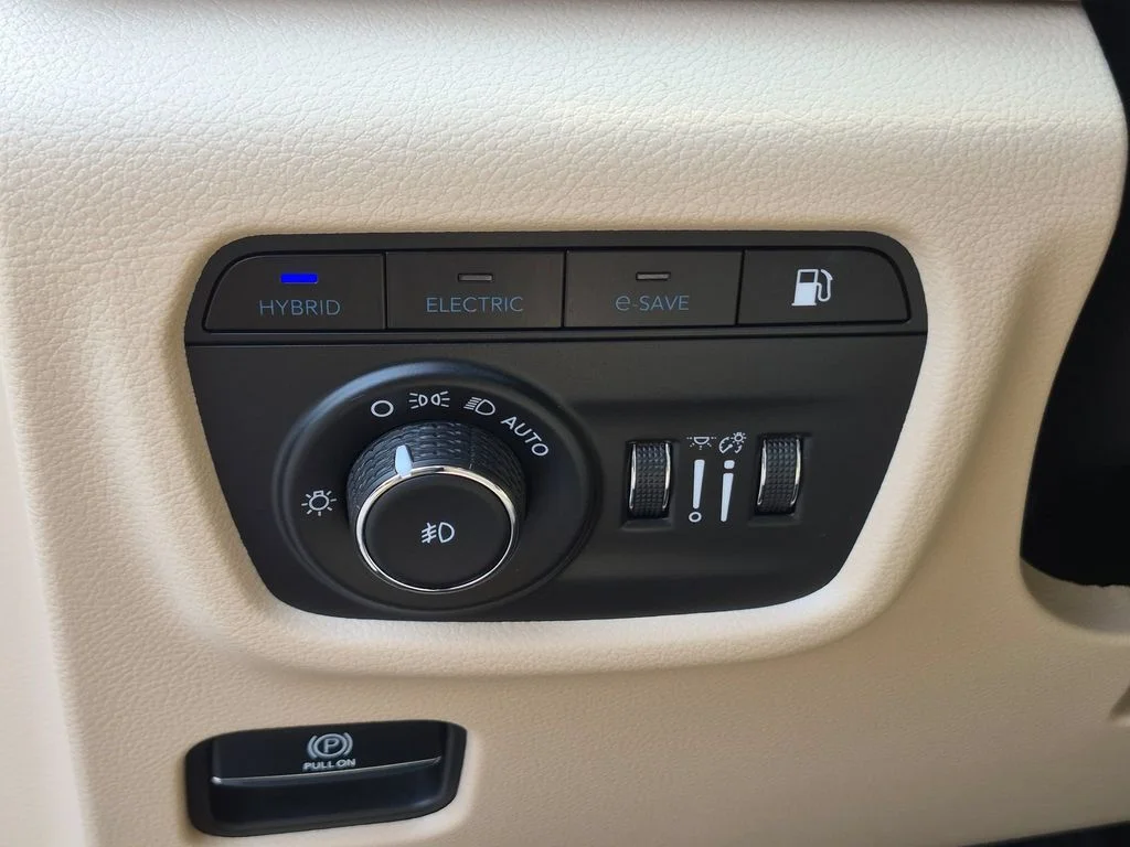 Used 2023 Black Jeep 4xe image 13