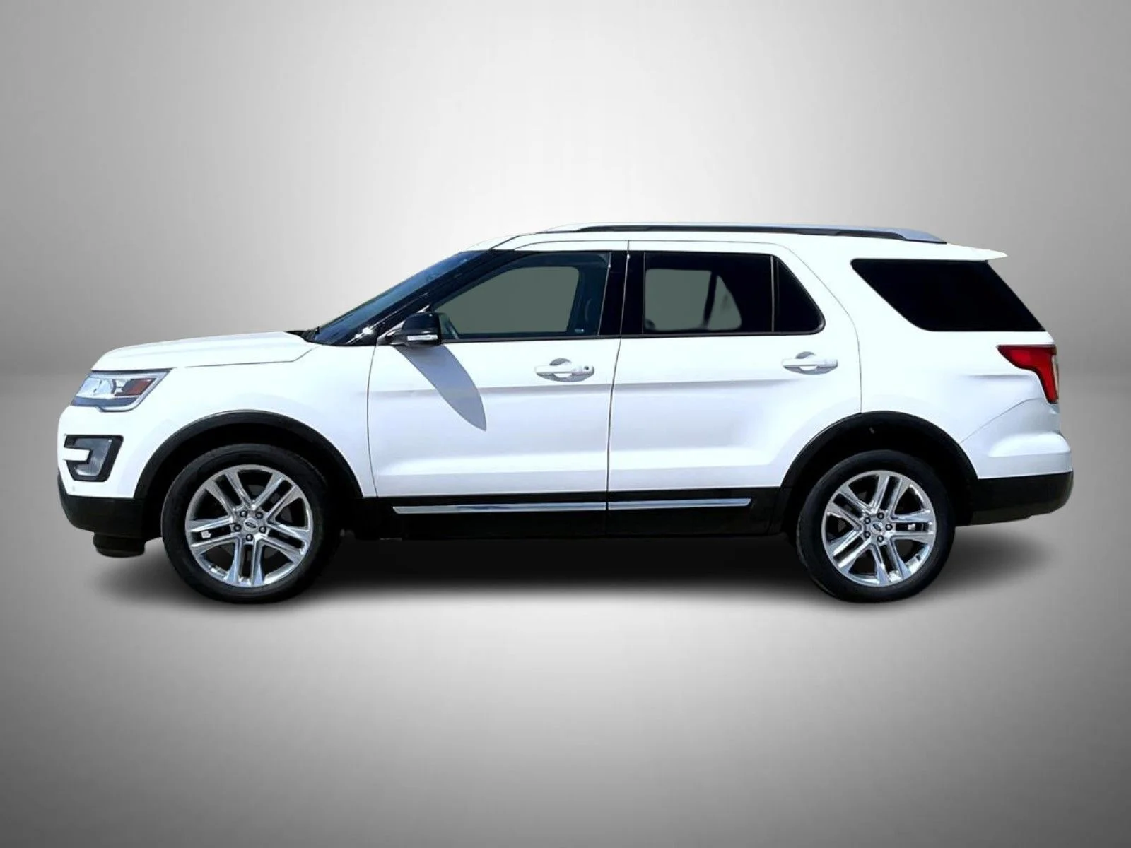 Used 2017 White Ford XLT image 8
