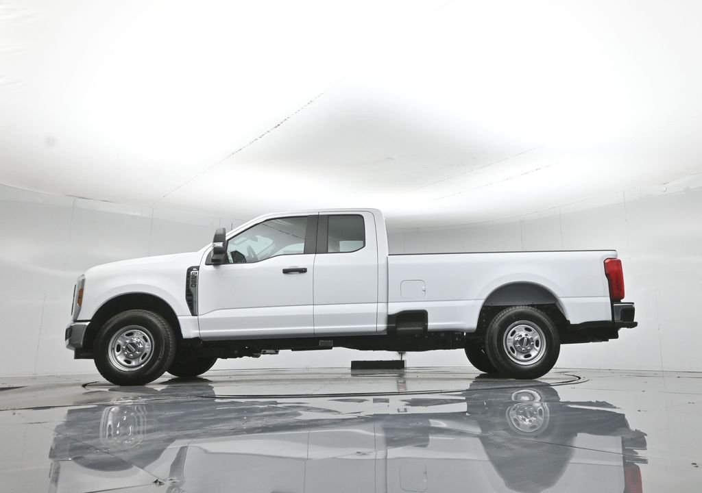 New 2026 Oxford White Ford XL image 45