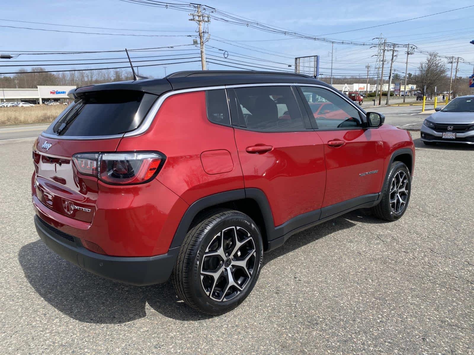Certified Used 2025 Red Hot Pearlcoat Jeep Limited image 3