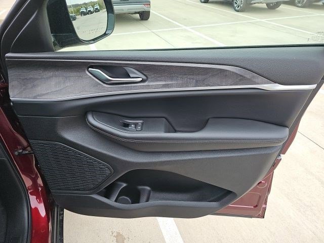 New 2026 Velvet Red Pearlcoat Jeep Laredo Altitude image 14