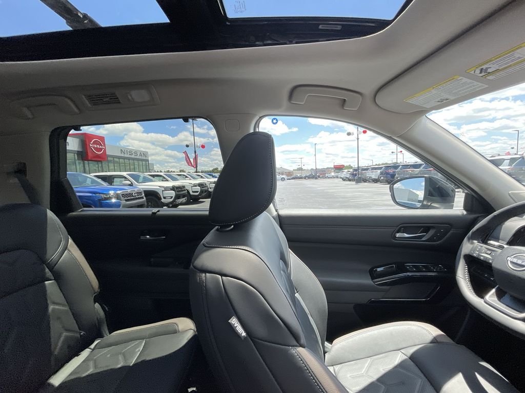 New 2026 Gray Nissan Platinum image 13