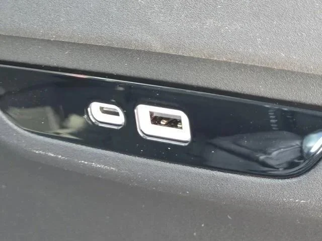 2026 Chrysler Pacifica Select - Photo 16