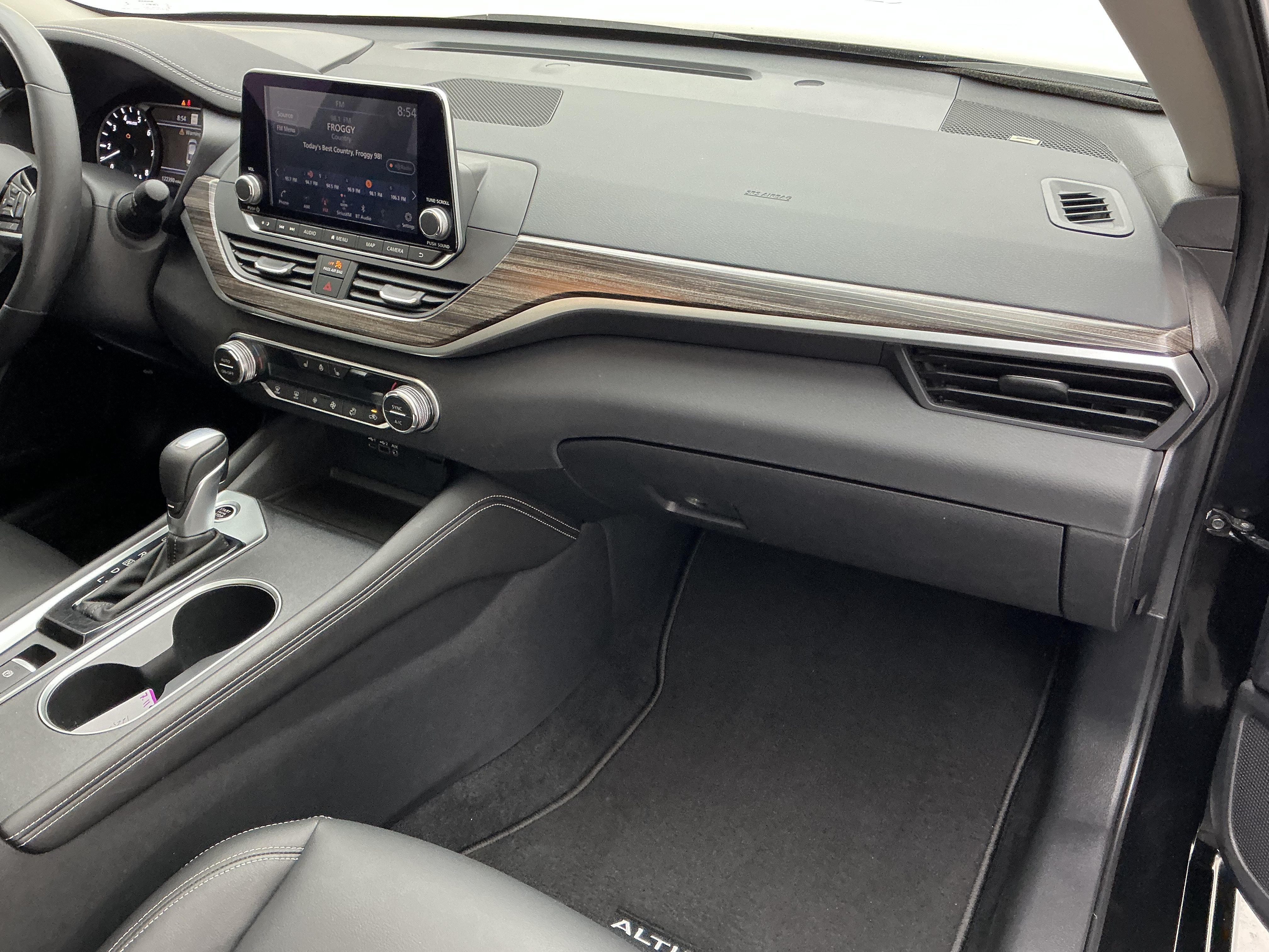 Used 2019 Super Black Nissan 2.5 SL image 24