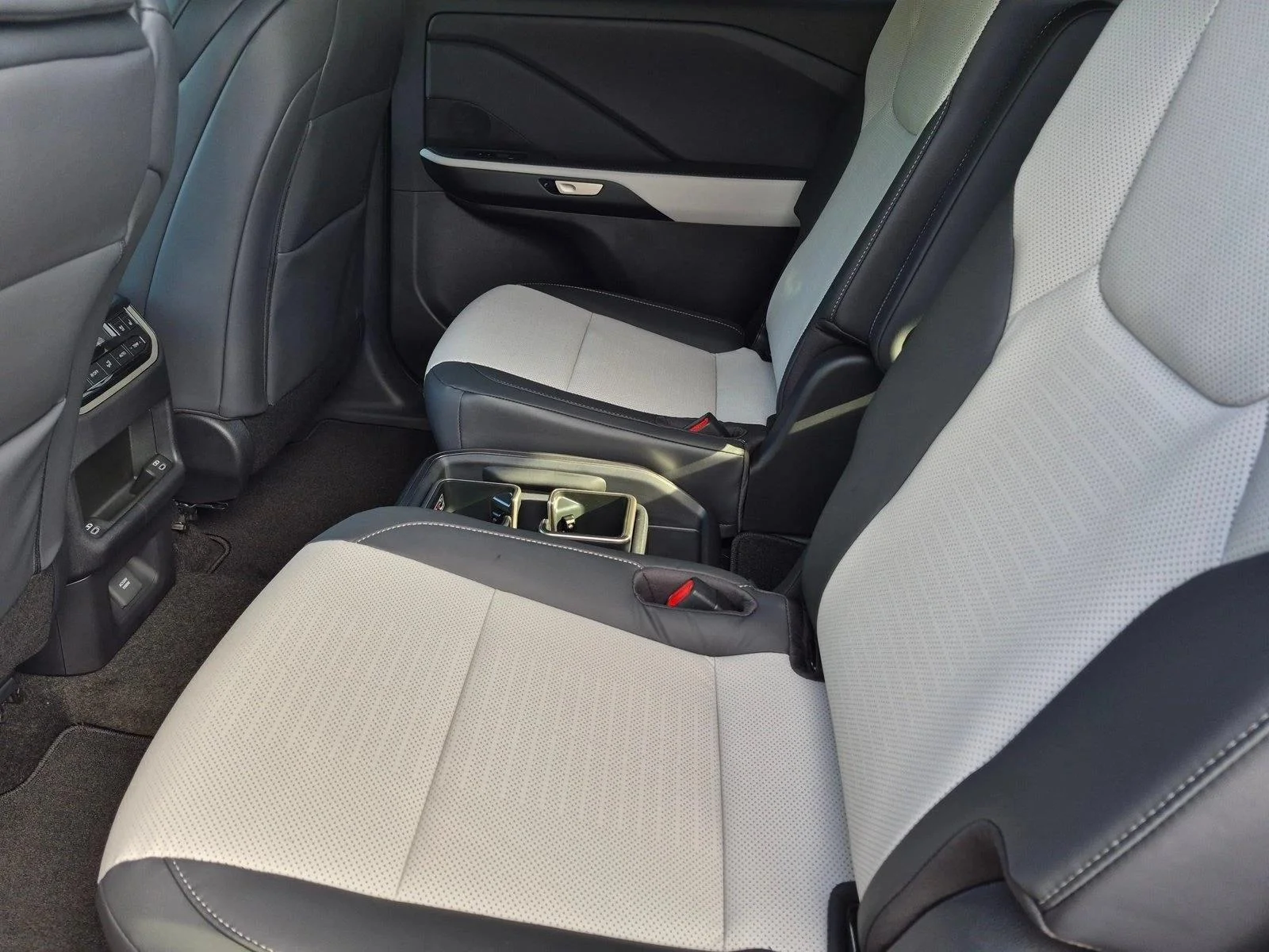 New 2026 Caviar Lexus TX 500h F SPORT PERFORMANCE PREMIUM AWD image 15
