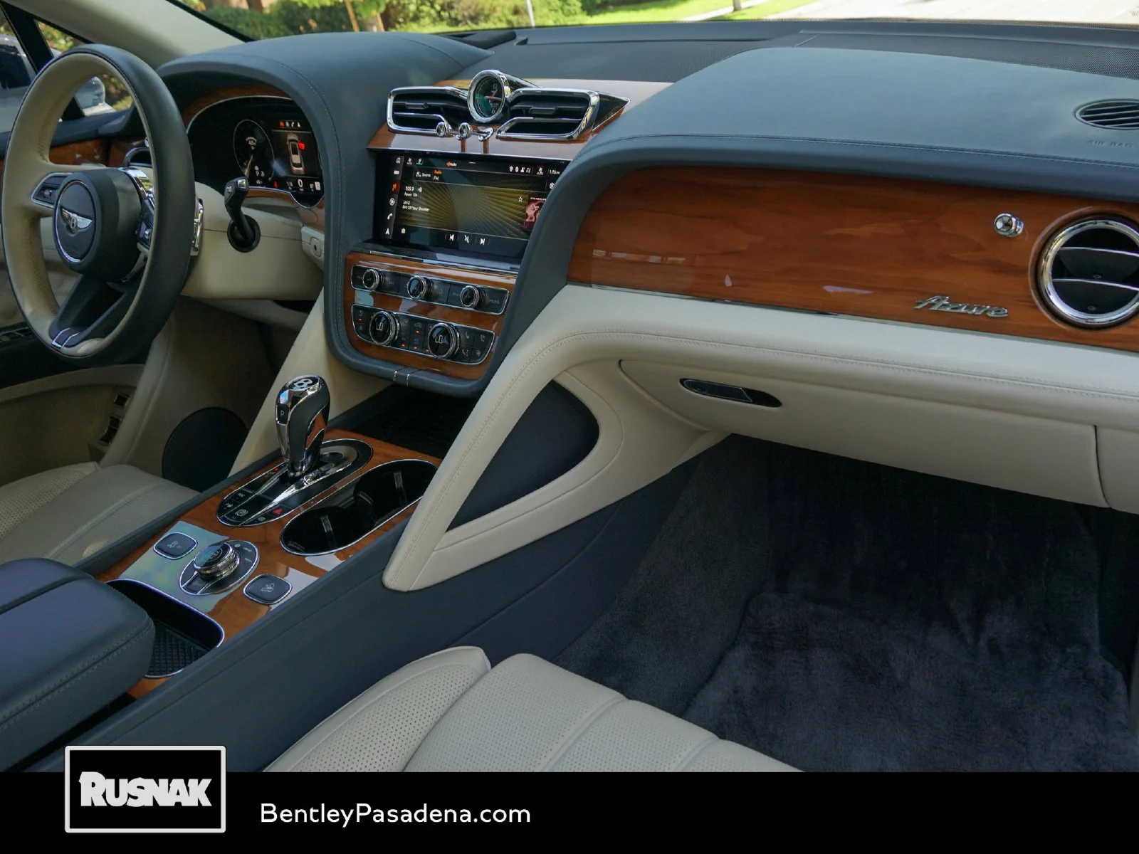Certified Used 2023 Breeze by Mulliner Bentley Azure image 2