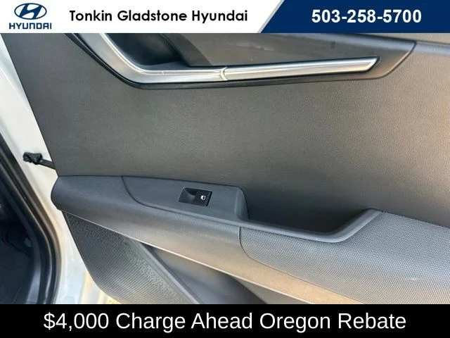 Used 2023 Snow White Pearl Kia Wave image 20
