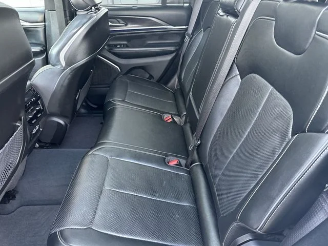 Used 2023 White Jeep Overland image 27