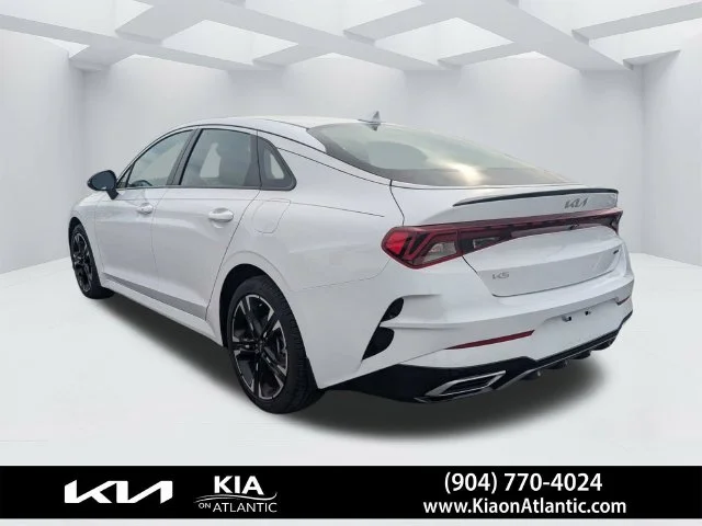 Certified Used 2024 White Kia GT-Line image 5