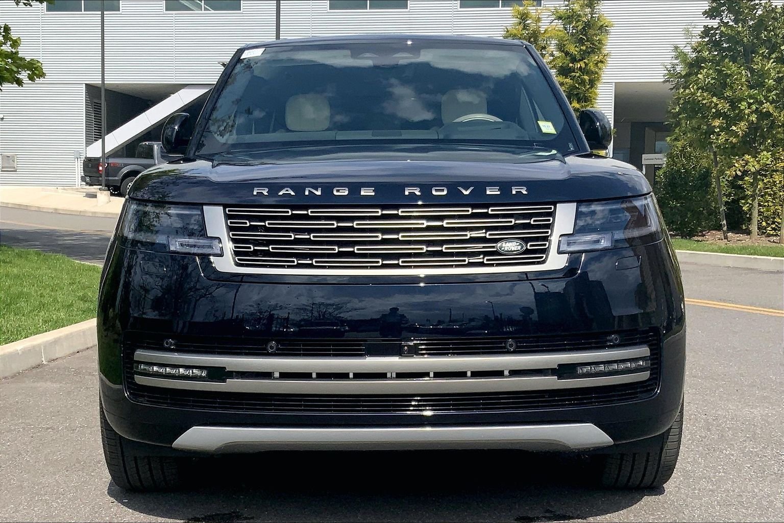 New 2026 Constellation Blue Ultra Metallic Gloss Land Rover SE 7 Seats image 3