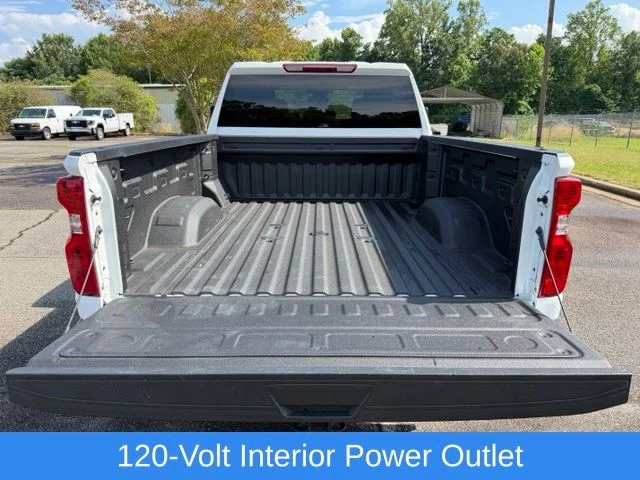 Used 2025 White Chevrolet Custom image 31
