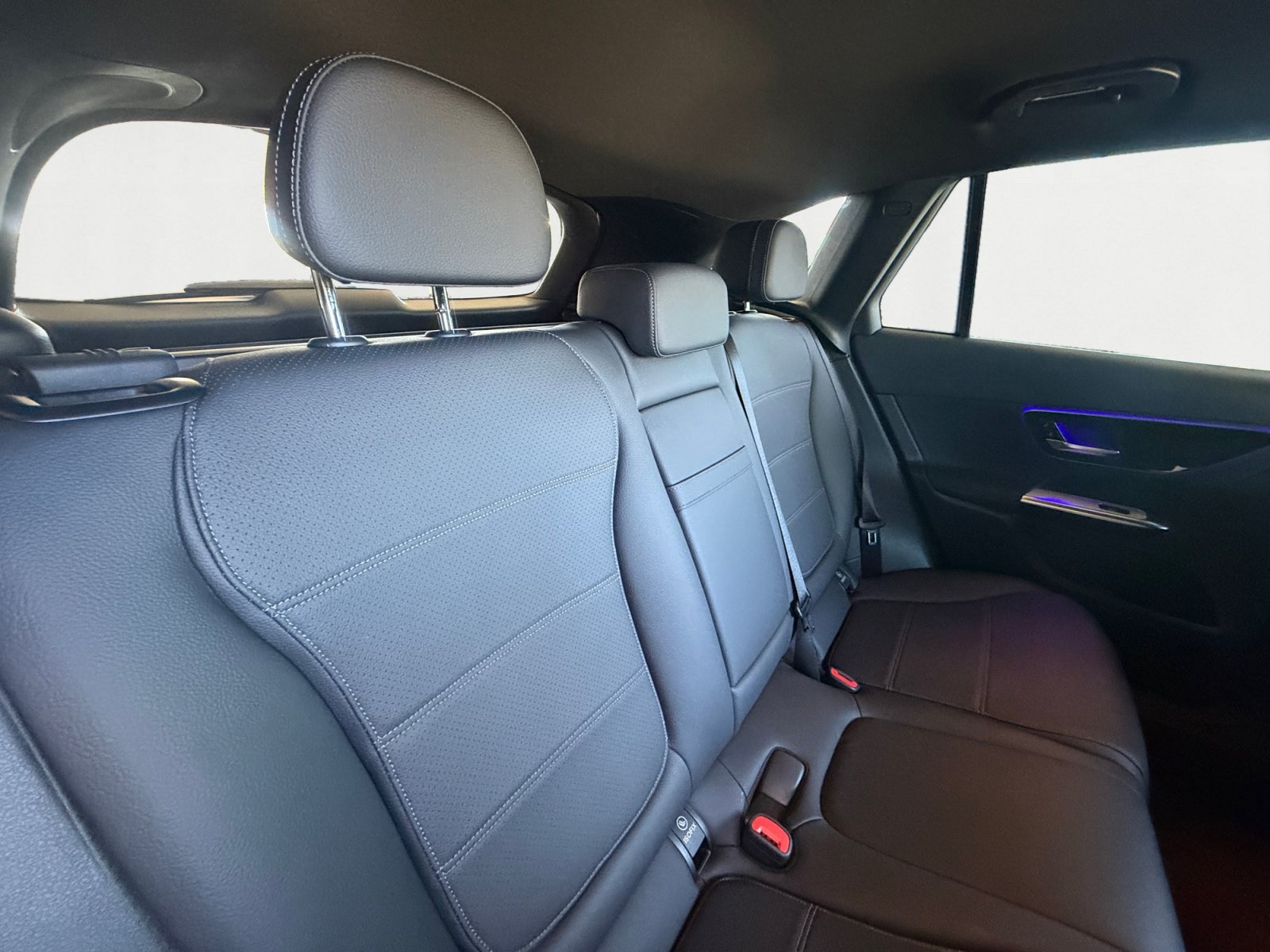 Certified Used 2026 Polar White Mercedes-Benz GLC 300 image 18