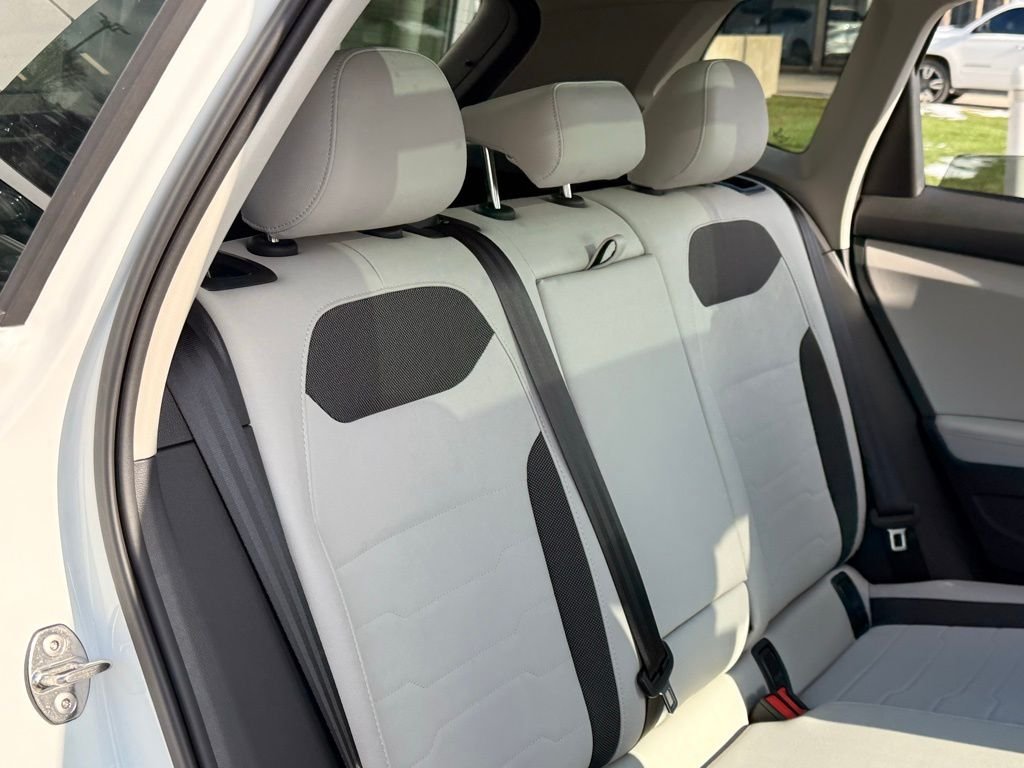 New 2026 Pure White Volkswagen 1.5T SE image 27